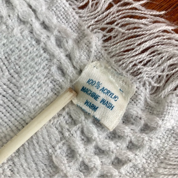 Vintage White Infant Baby Blanet Woven Shawl Acrylic Fringe Edges Made In Mexico - Picture 6 of 8